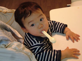 はじめてでも大丈夫!赤ちゃんと笑顔ではじめる「離乳食」の進め方安心ガイド