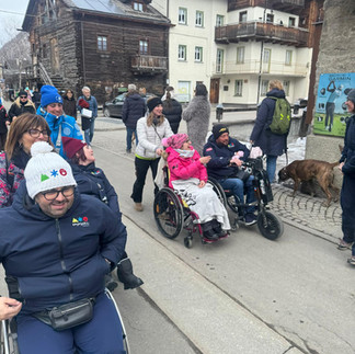 Momento di shopping per le strade di Livigno