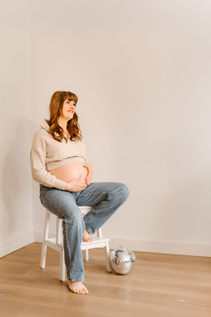 Zwangerschapsshoot thuis in Veenendaal met pure en ongedwongen sfeer