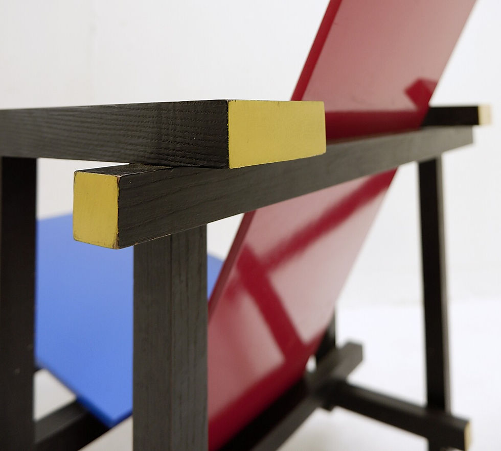 Miniature : Bauhaus Red and blue armchair in the style of Gerrit Thomas Rietveld
