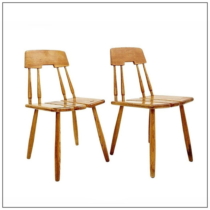 Pair of Carl-Gustav Boulogner chairs Produced by AB Bröderna Wigells stolfabrik