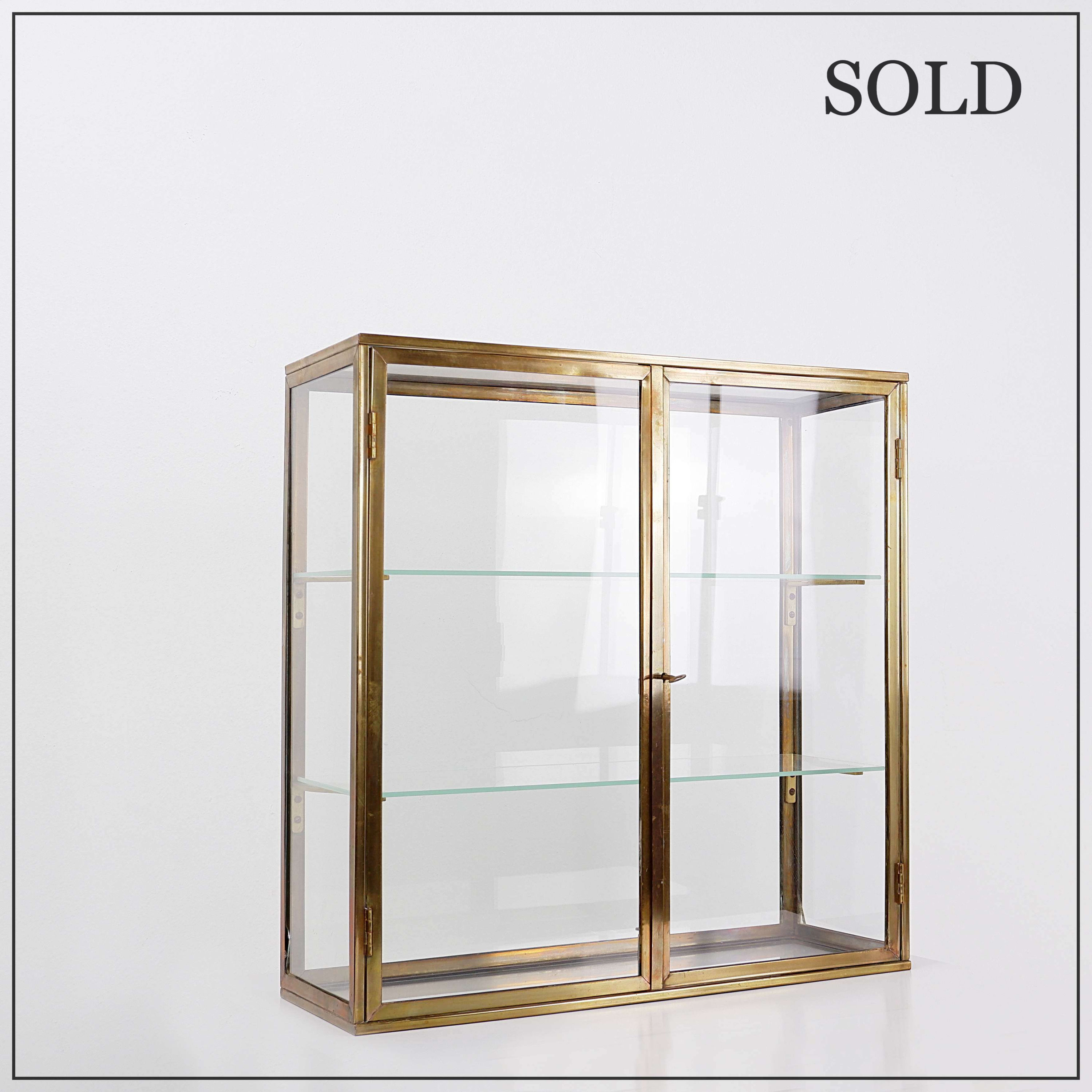 Small “Hollywood Regency” 2 doors display cabinet