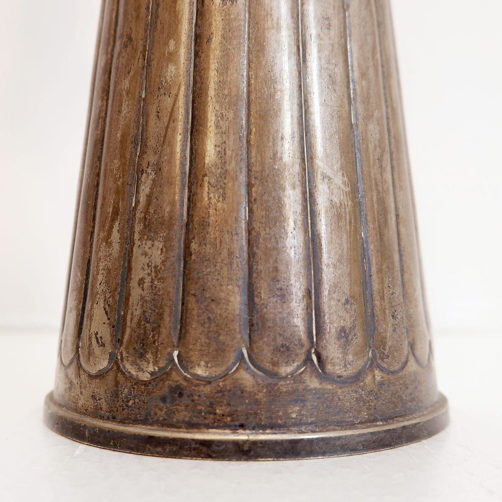Miniature : Large four-armed candelabra and five flames