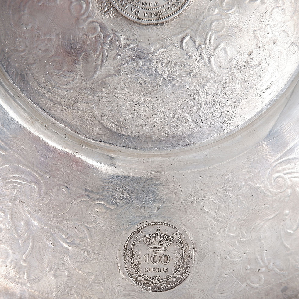 Miniature : Antique silver plate decorated and inlaid with 4 Portuguese coins Ø 19cm