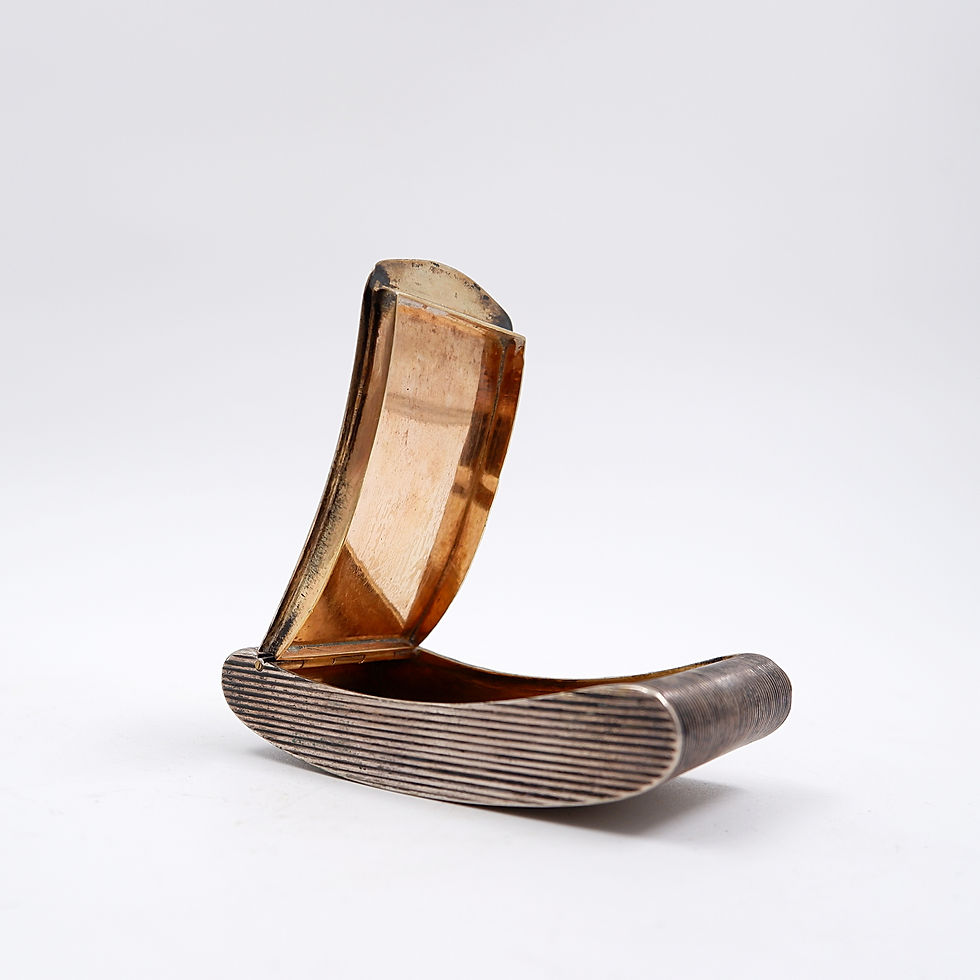 Miniature : Ribbed vermeil silver curved Snuff box - 19th