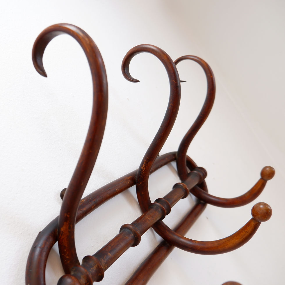 Miniature : Wall-mounted coat rack, Thonet style.