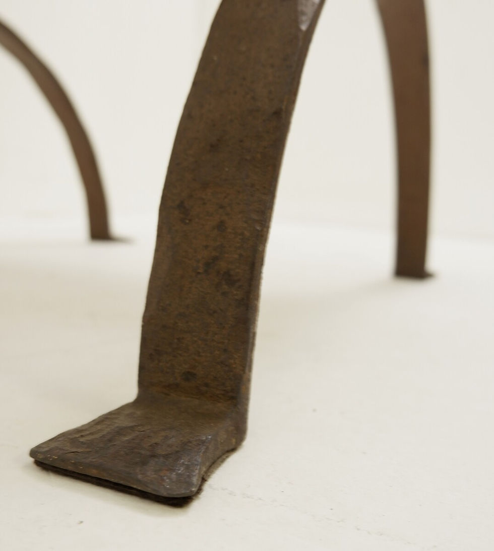 Miniature : Curule armchair in wrought iron and leather