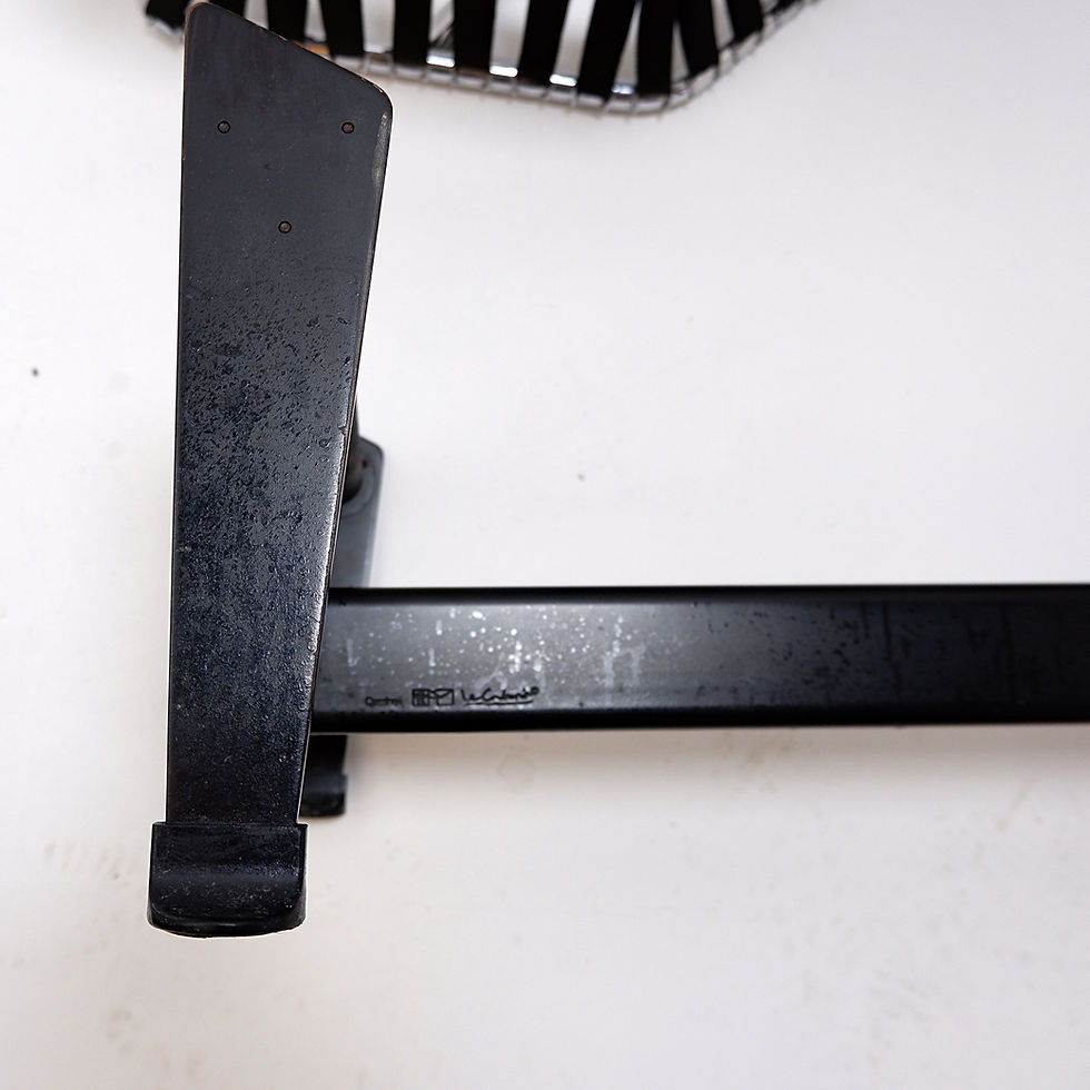 Miniature : LC4 Lounge Chair For Cassina - 1993