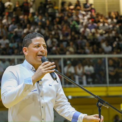 Diputado Luis Báez encabeza inauguración del primer Torneo Superior de Baloncesto en Baní