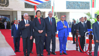 Congreso Nacional recibe a la presidenta de Surinam en acto solemne