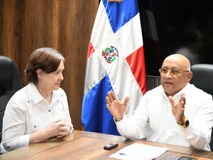 Diputados reconocen labor de Embajadora Cubana