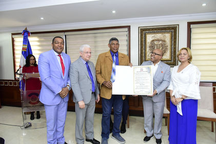 Cámara de Diputados reconoce integrantes de la Selección Nacional de Baloncesto