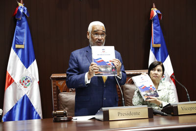 Radhamés Camacho presenta informe de gestión al frente de la Cámara de Diputados