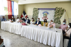 Comisión de Salud de la CD visita hospital Alejo Martínez, de Ramón Santana