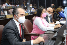 Diputados ponen nombre de Simón Alfonso Pemberton al hipódromo Quinto Centenario