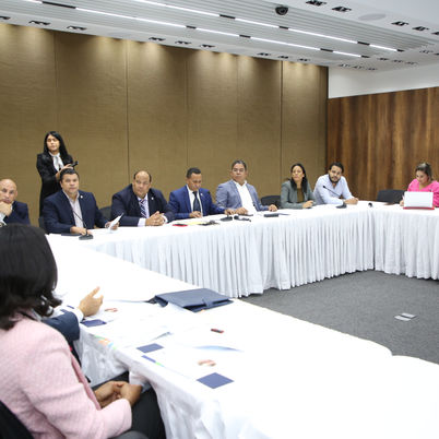 Diputados avanzan estudio de proyecto de ley que regularía el uso de cigarrillos electrónicos