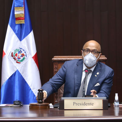 Pacheco afirmó que todos los viernes llegará un cargamento de vacunas de Pfizer
