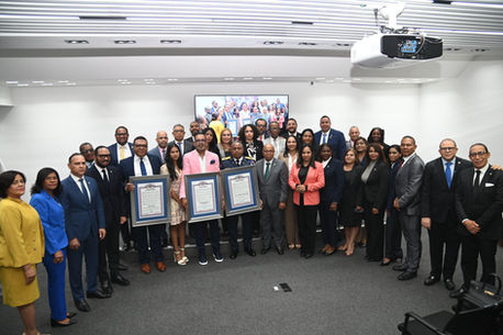 Cámara de Diputados reconoce a Rubby Pérez, a los bomberos del DN y a un alto ejecutivo de JP Morgan