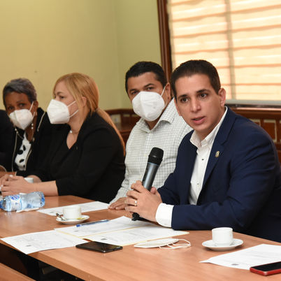 Comisión de Tecnología escucha peticiones de revendedores de internet