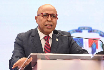Alfredo Pacheco presenta memorias de gestión 2024-2025