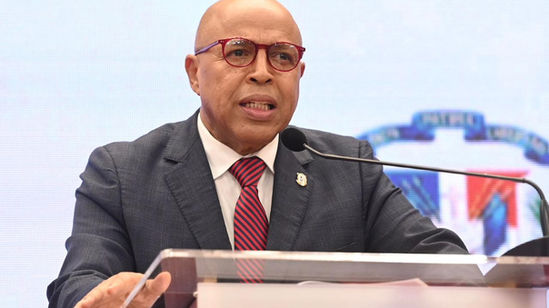 Alfredo Pacheco presenta memorias de gestión 2024-2025