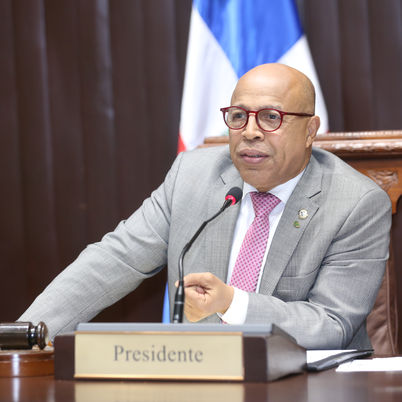 Convierten en ley proyecto modifica artículos a la legislación sobre Cámaras Oficinales de Comercio