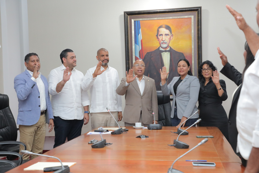 Cámara de Diputados forma y juramenta Grupo de Amistad con Parlacen