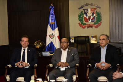 Pacheco recibe propuesta de industriales sobre proyecto ley tasa cero para productos canasta básica