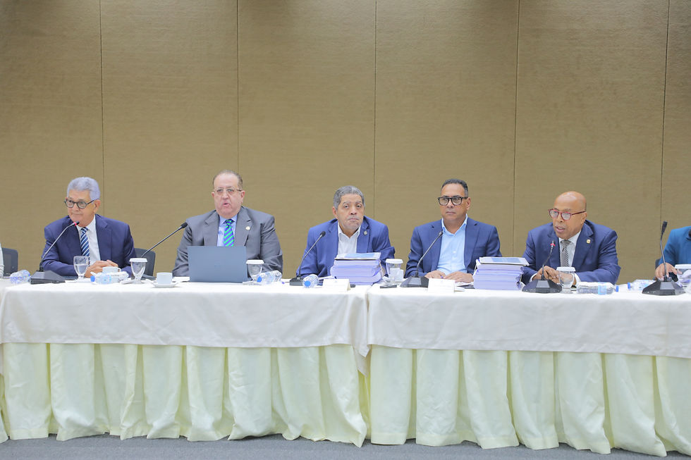 Comisión Bicameral que estudia Presupuesto del 2026 escucha al ministro de Hacienda y Economía