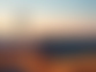 Centro de datos de inteligencia artificial conectado a una red eléctrica con líneas de alta tensión y generación energética moderna