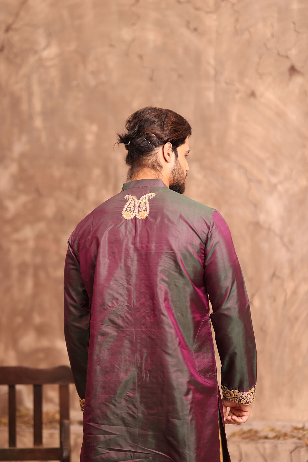 थंबनेल: Wine Green Dual tone Jardausi Kurta Pajama Set