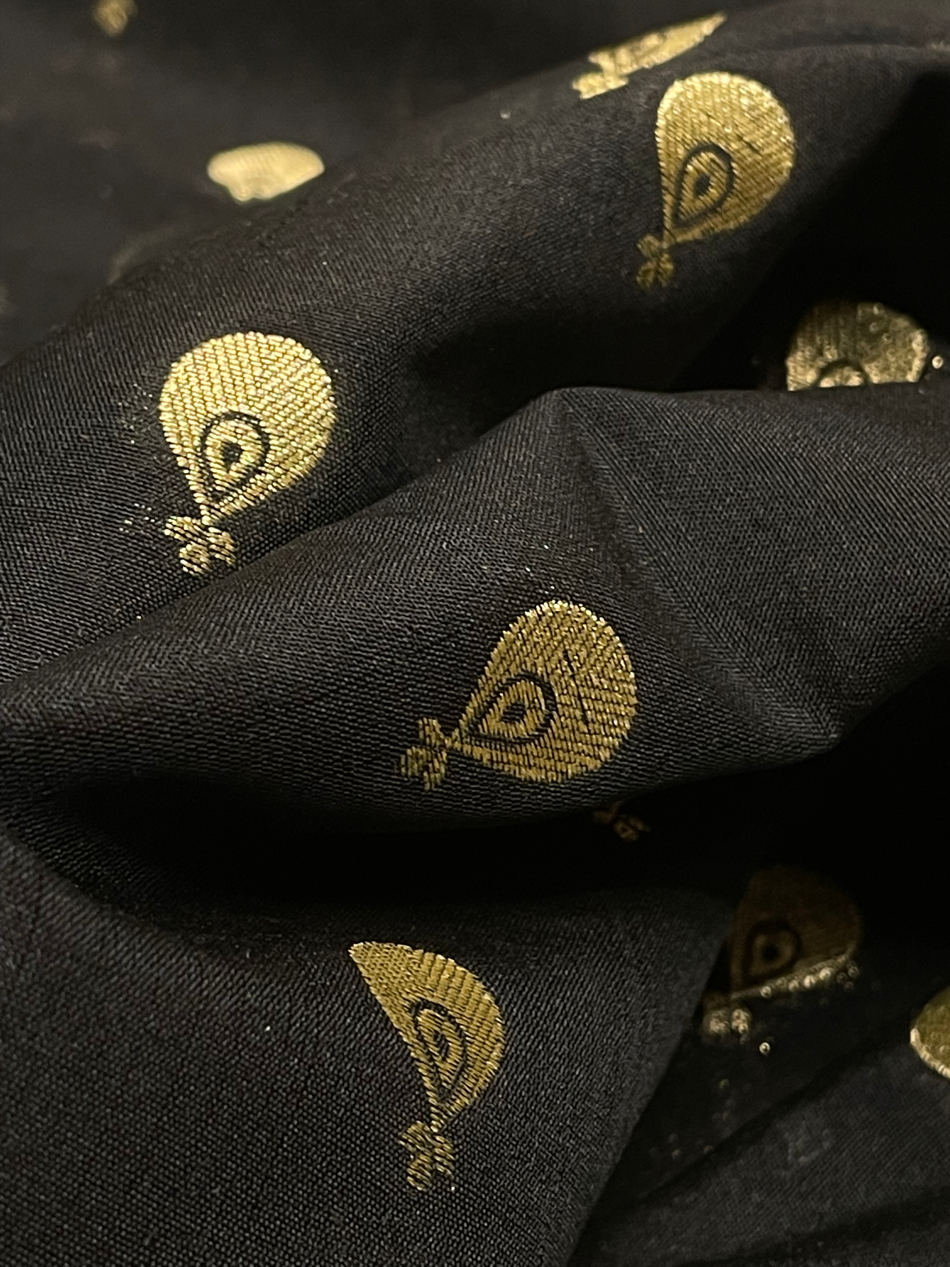 Ivory Black droplet buta Banarasi Handloom Fabric