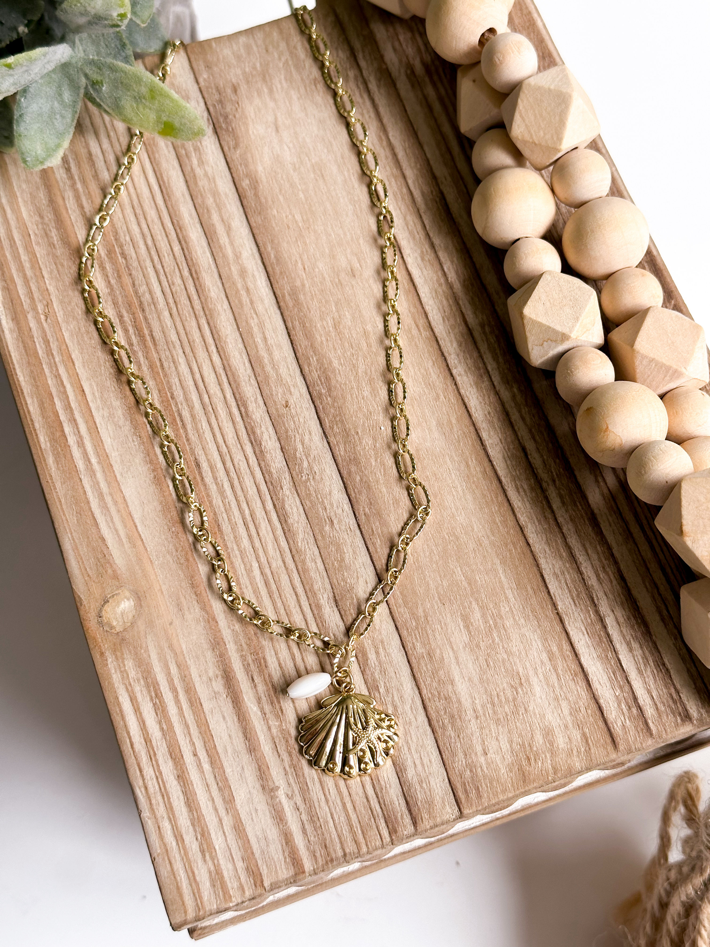 Shell & Pearl Necklace