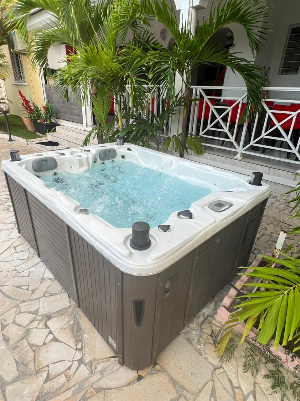 nouveau jacuzzi