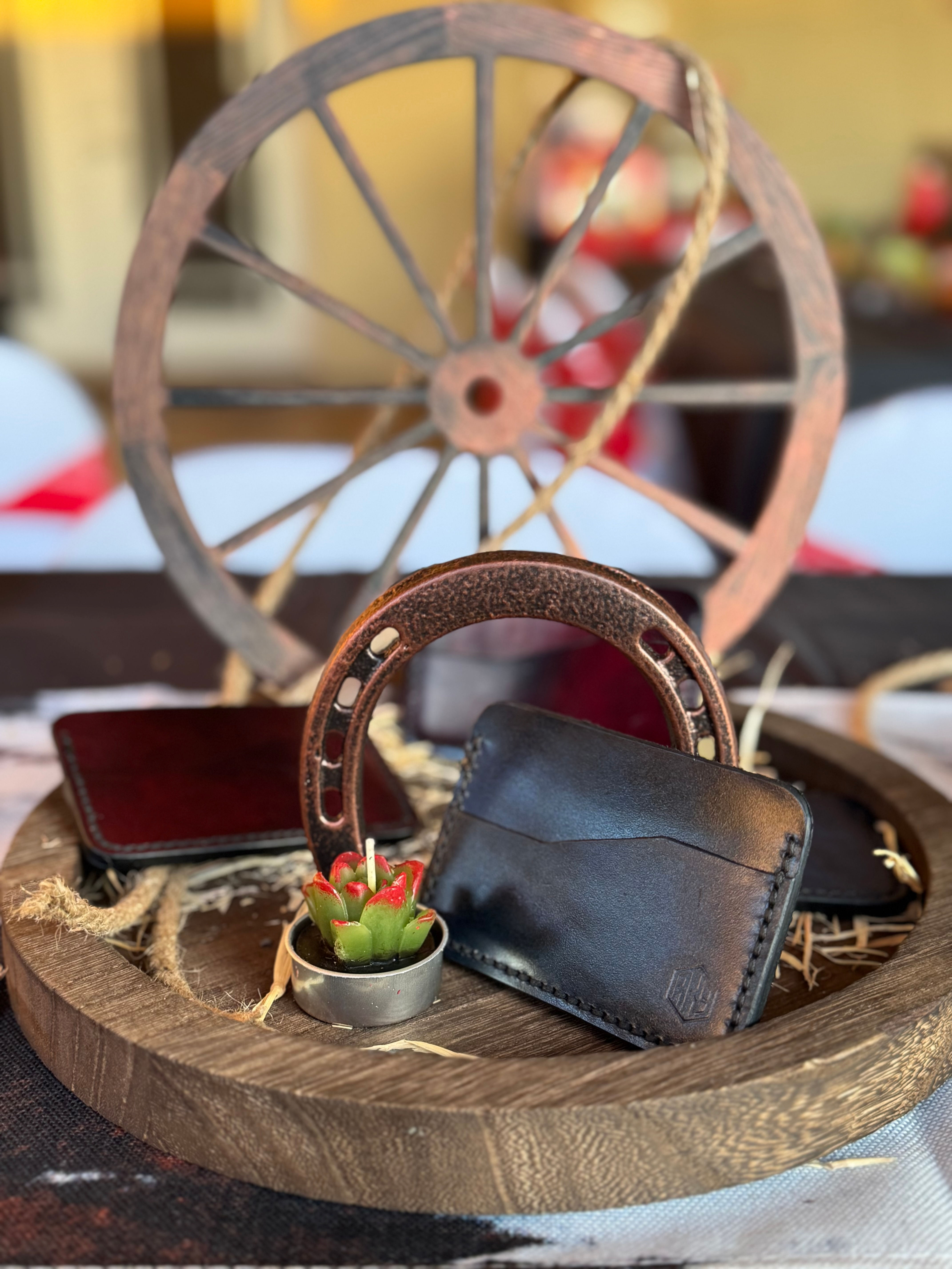 Catalina Minimalist Card Holder