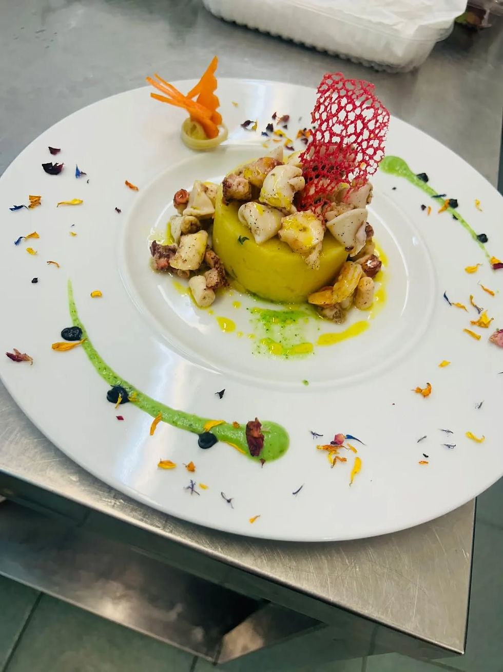 Piatto gourmet di pesce al Ristorante La Fenice Termoli