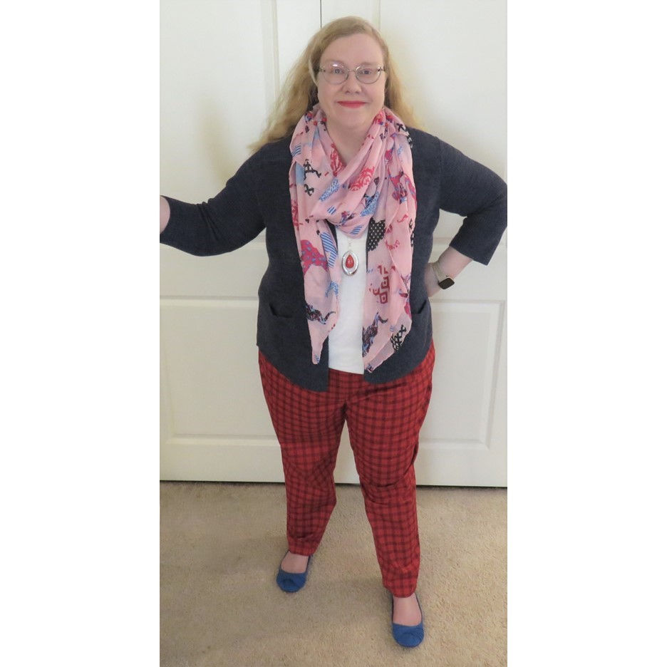 Plus size outfit idea for women over 40