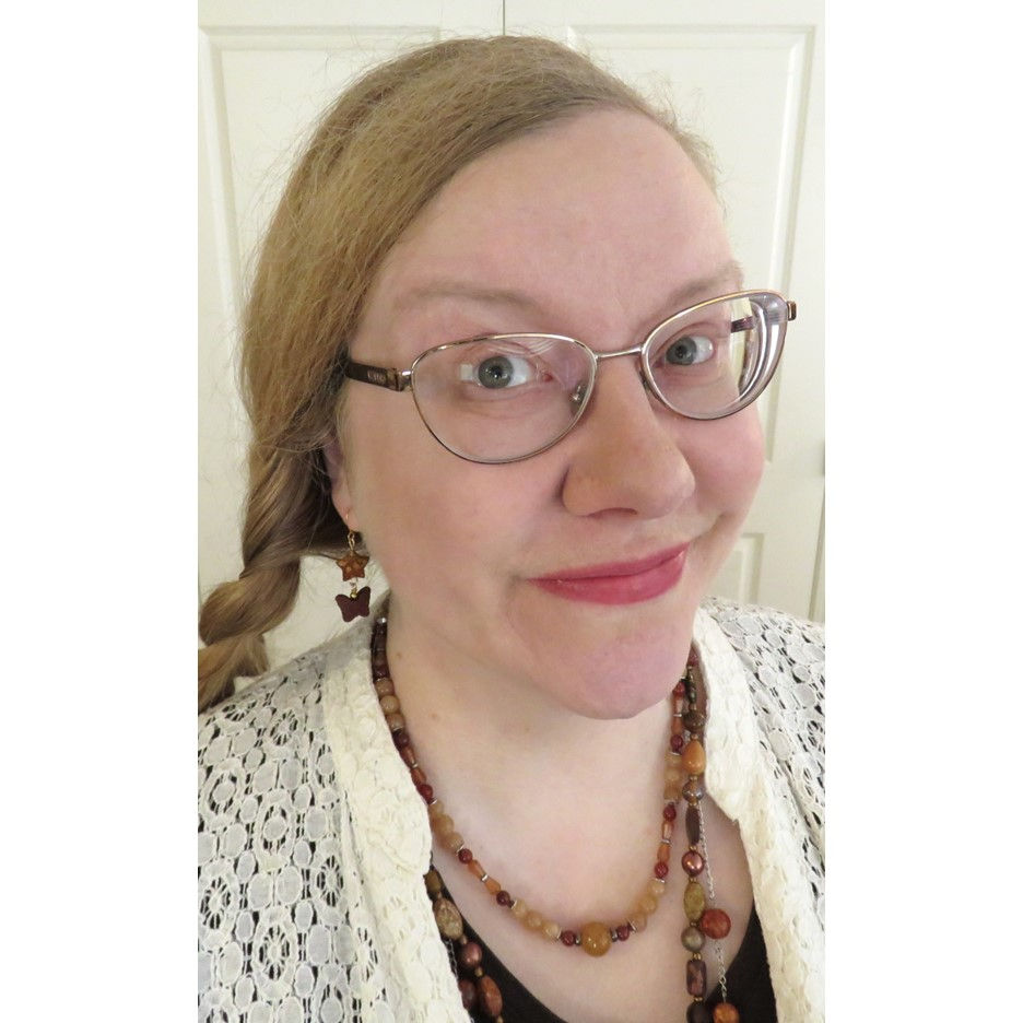 Plus size outfit idea for women over 40