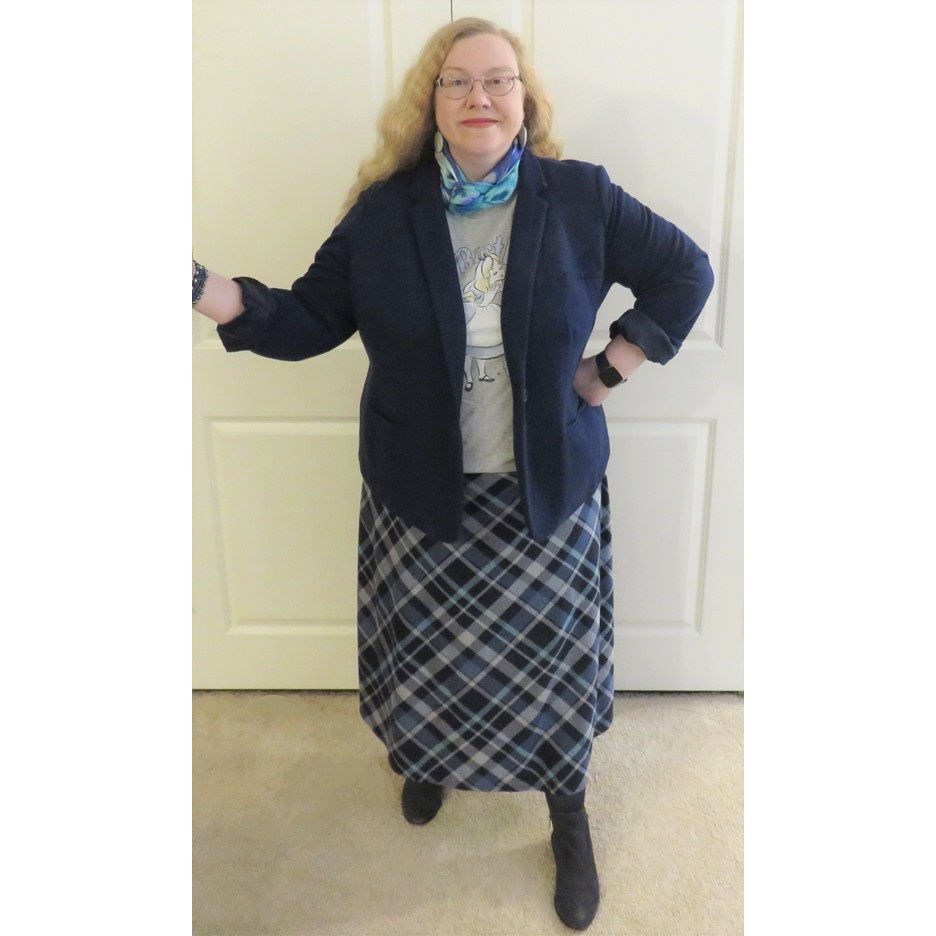 Plus size outfit idea for women over 40