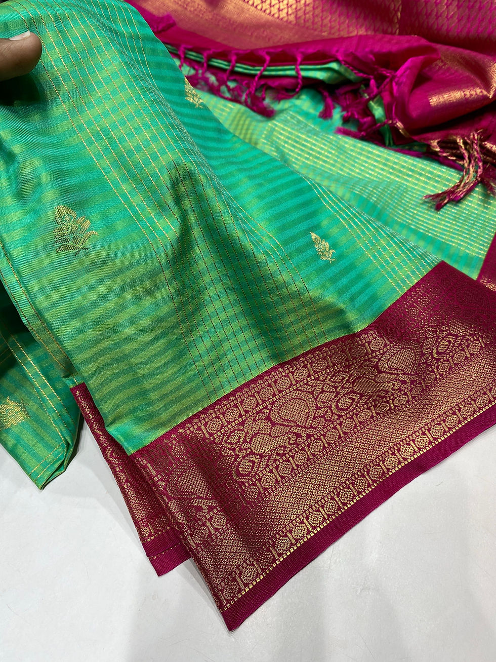 Thumbnail: Dual Green Rani  vegan Kanjivaram 