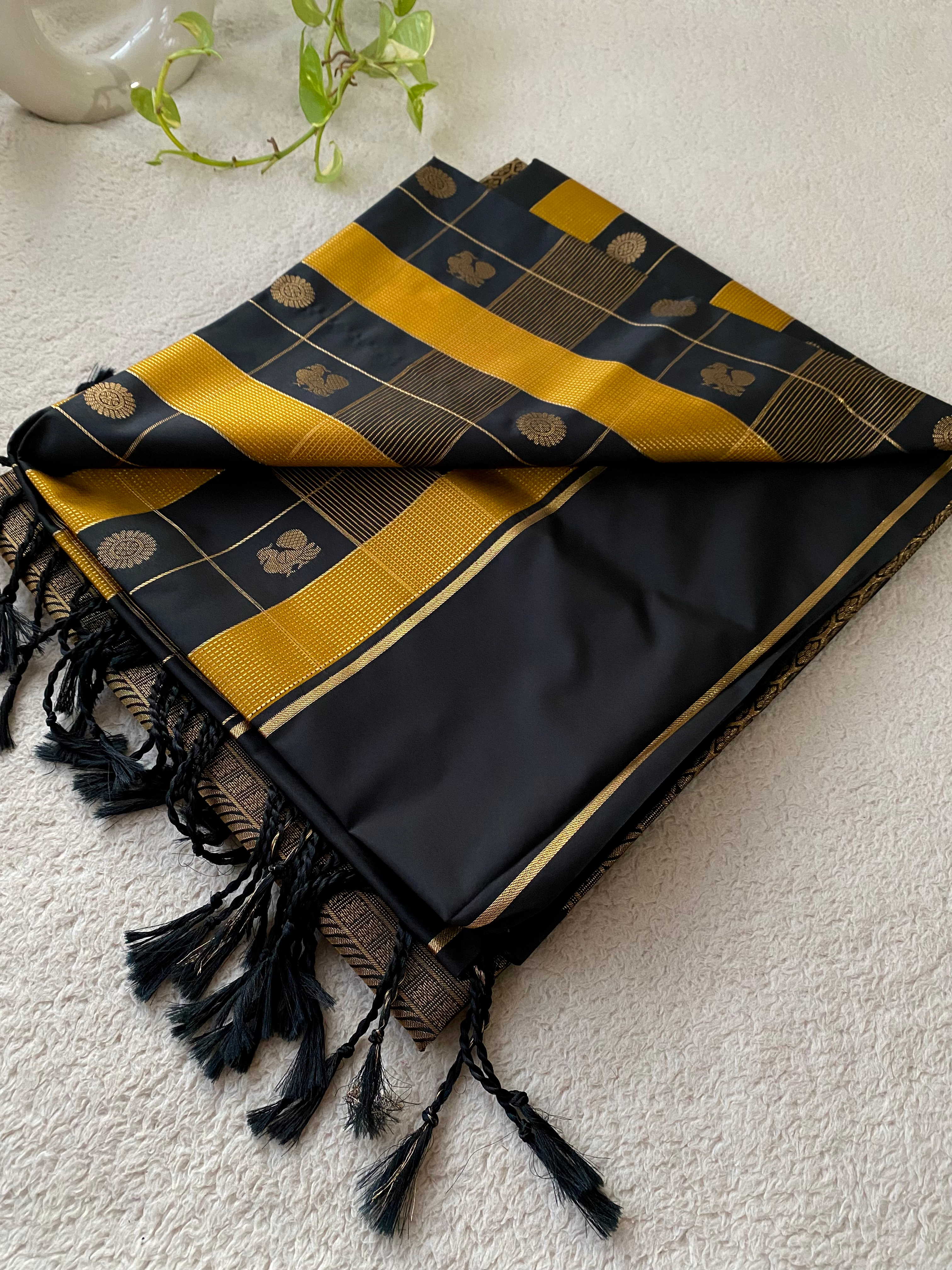 Vintage Black Sampanga