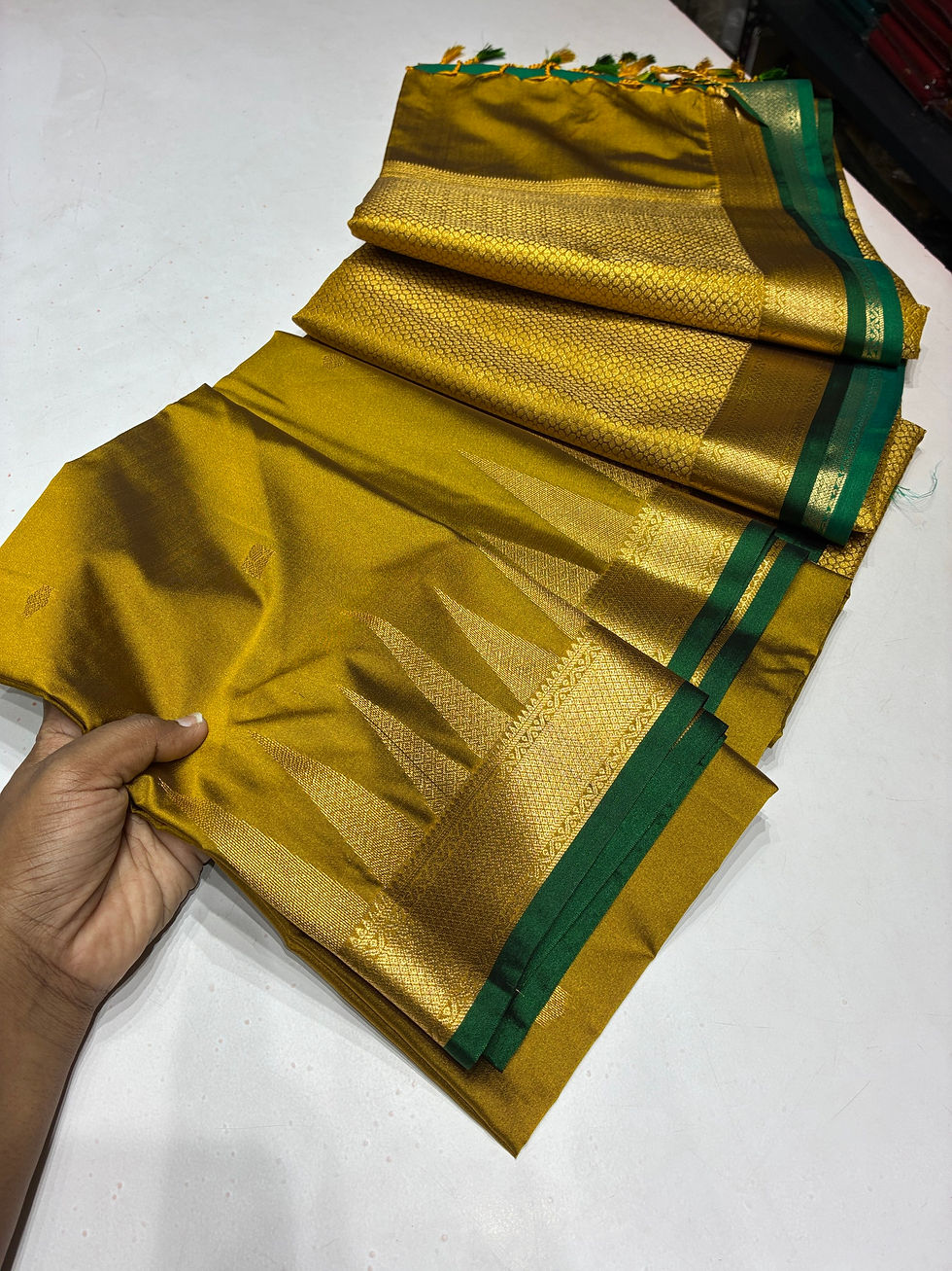 Thumbnail: Mehandi Temple elegance 