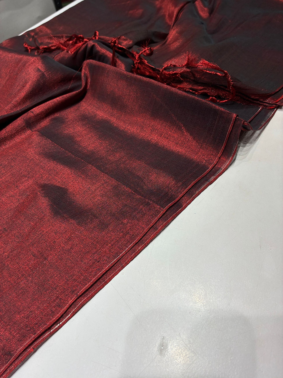 Thumbnail: Maroon mul tissue 