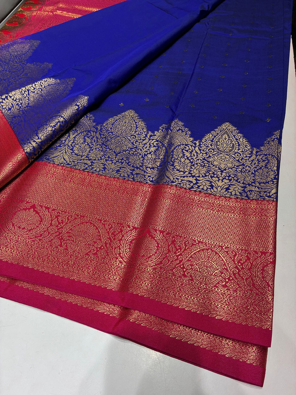 Thumbnail: Vivaha - Royal blue Magic