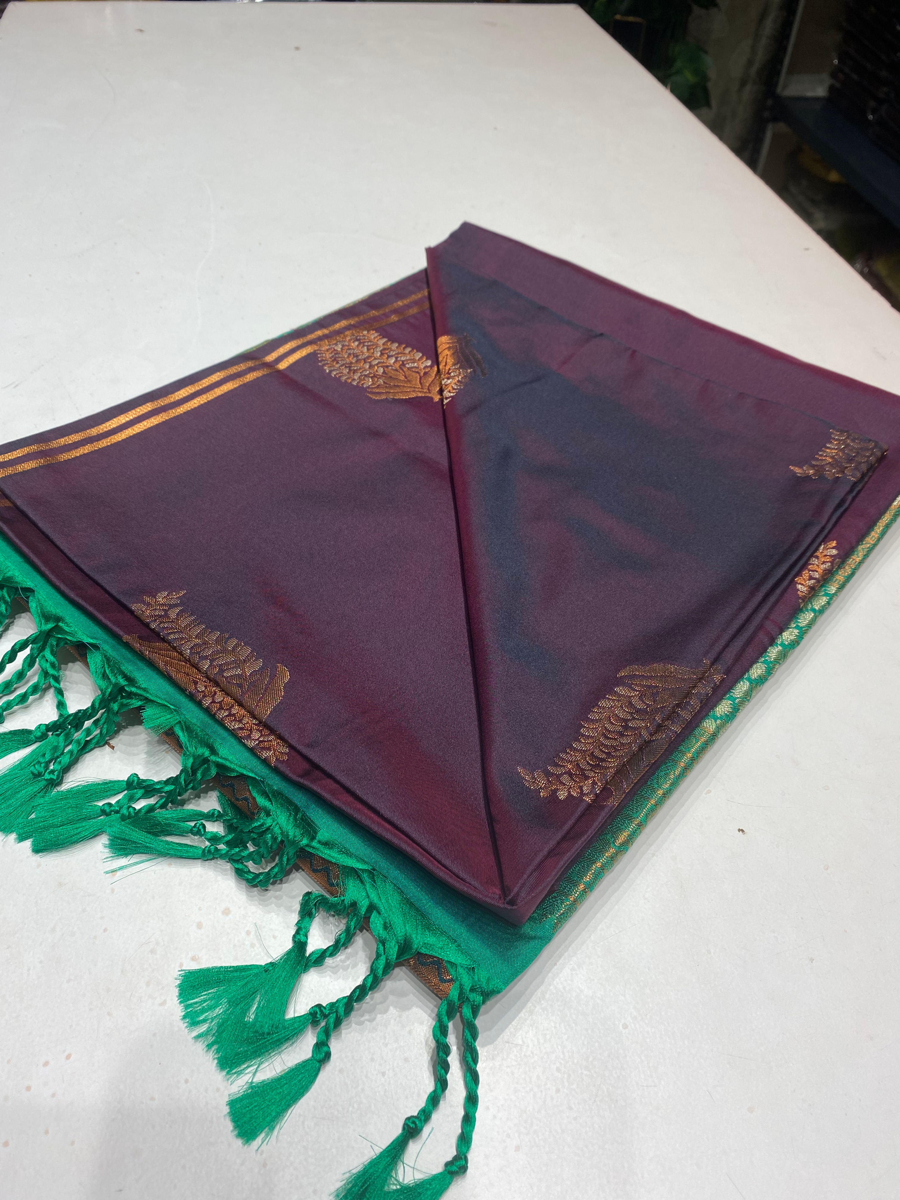 Jamun green Meena buttas