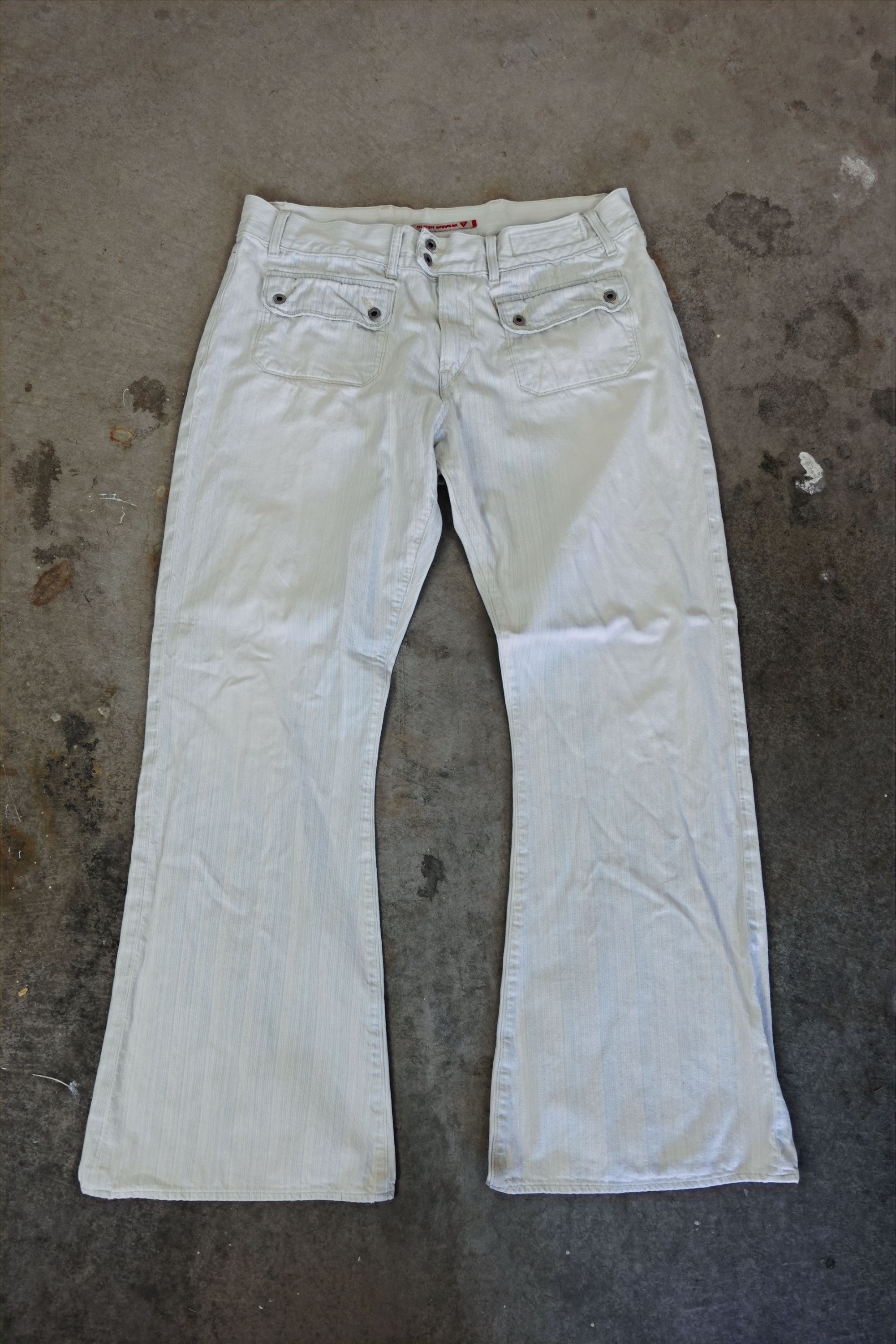 Y2K FLARED GUESS JEANS (40)