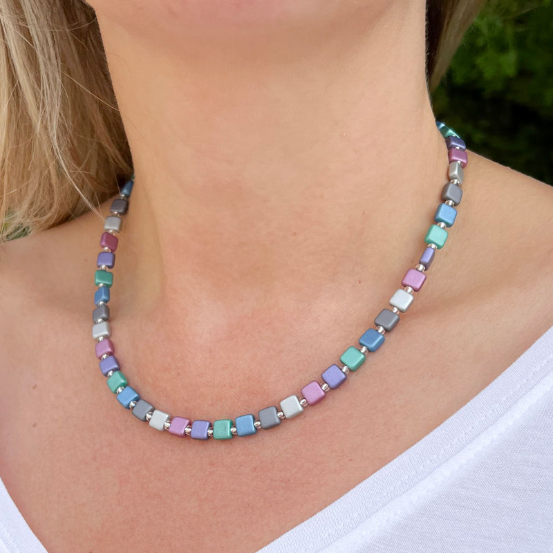 Thumbnail: Glass bead necklace with metallic finish makes the perfect gift