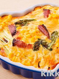 培根和洋葱层叠式砂锅 