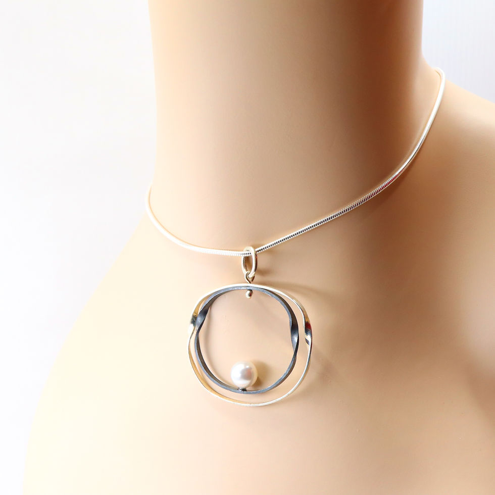 Thumbnail: Single Freshwater Pearl Spinner Necklace Set