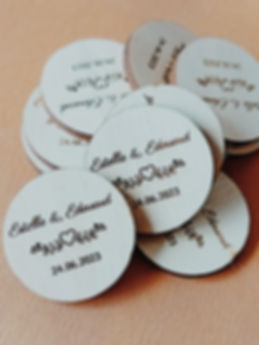 100 étiquettes en bois, breloques logo personnalisé, tags, médaille